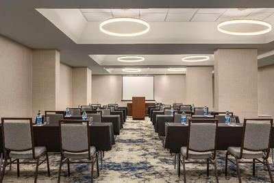 Embassy Suites by Hilton Kansas City Overland Park