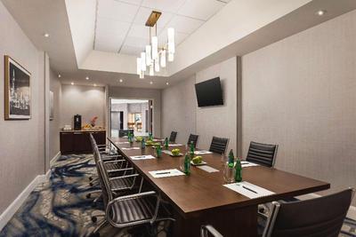 Embassy Suites by Hilton Kansas City Overland Park