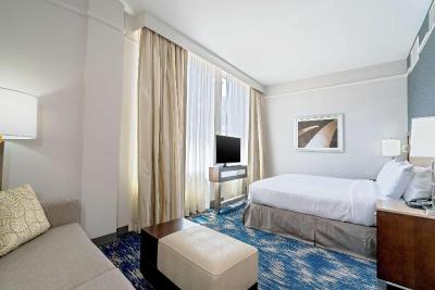 Embassy Suites by Hilton Alexandria Old Town