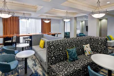 Hampton Inn & Suites Kansas City-Country ClubPlaza