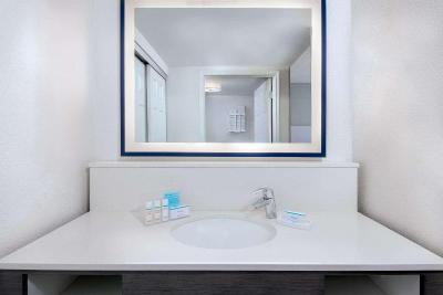 Hampton Inn & Suites Kansas City-Country ClubPlaza