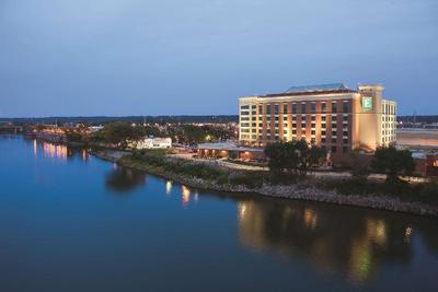 Embassy Suites East Peoria - Hotel&RiverFront