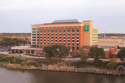 Embassy Suites East Peoria - Hotel&RiverFront