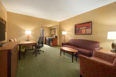 Embassy Suites East Peoria - Hotel&RiverFront