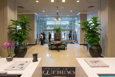 DoubleTree Suites by Hilton Hotel Detroit Downtown