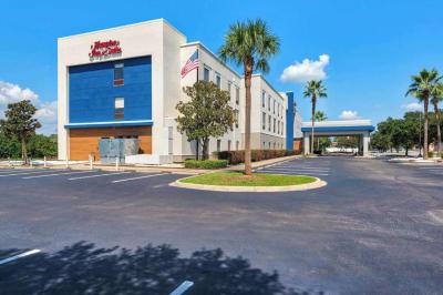Hampton Inn & Suites Pensacola I-10 N at Univ. Tow
