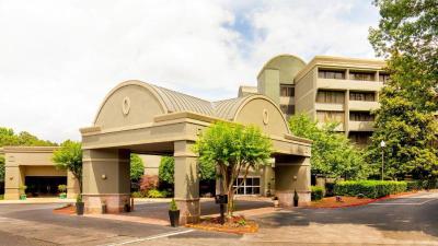 DoubleTree Atlanta Windy Hill Ballpark