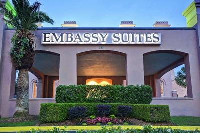 Embassy Suites Charleston Historic District