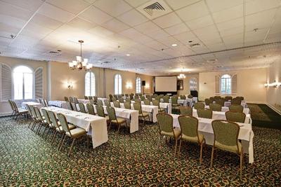 Embassy Suites Charleston Historic District