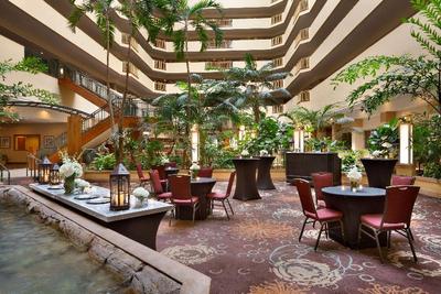 Embassy Suites by Hilton Tampa USF Near Busch Gard