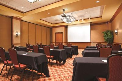 Embassy Suites Hot Springs - Hotel & Spa