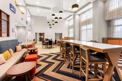 Hampton Inn & Suites Fairbanks