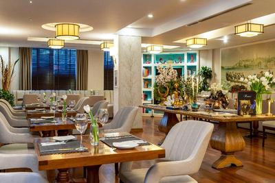 Amira Hotel
