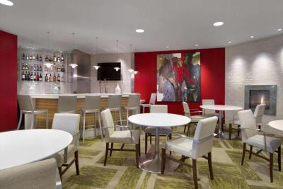 Embassy Suites by Hilton Detroit Metro Airport