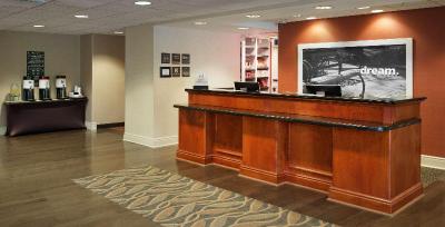 Hampton Inn & Suites Pittsburgh-Meadow Lands 