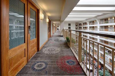 Embassy Suites by Hilton Chicago O'Hare Rosemont