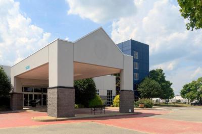 Richmond Airport Hotel