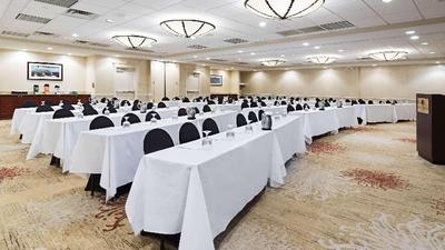 DoubleTree Suites by Hilton Cincinnati - Blue Ash