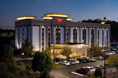 Hampton Inn Charleston-Southridge 