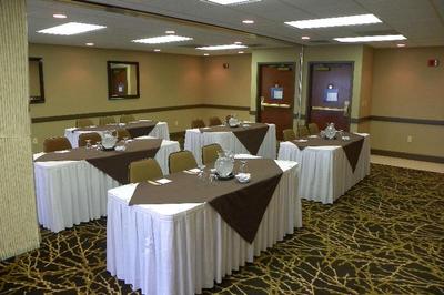 Hampton Inn Charleston-Southridge 
