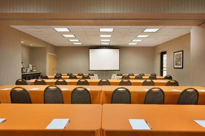 Hampton Inn & Suites Largo