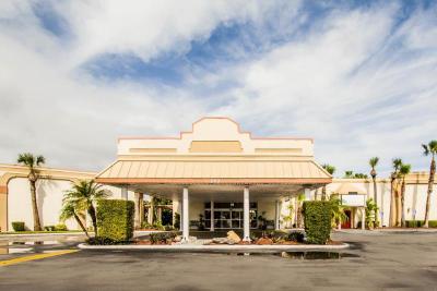 Econo Lodge Port Canaveral Area