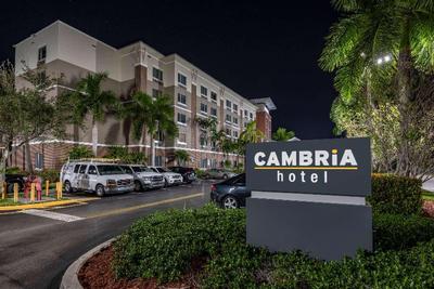 Cambria Suites Airport South & Cruise Port