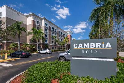 Cambria Suites Airport South & Cruise Port