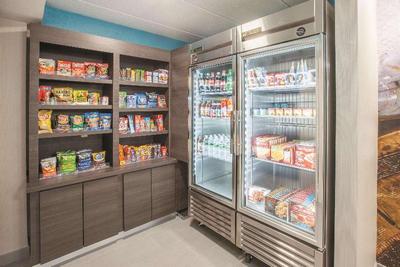 La Quinta Inn Suites By Wyndham Sturbridge