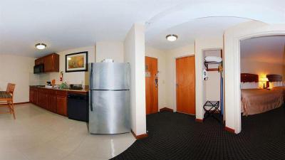Quality Inn & Suites Northampton- Amherst