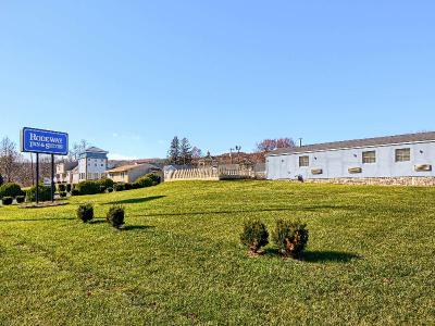 Rodeway Inn & Suites Ithaca Area