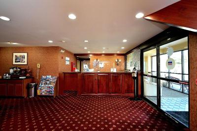 Riverview Inn & Suites