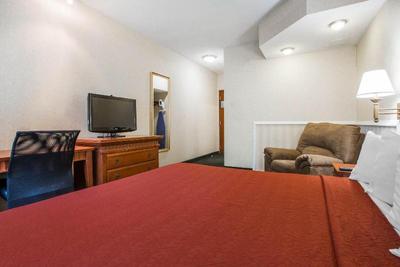 Econo Lodge Glens Falls / Lake George