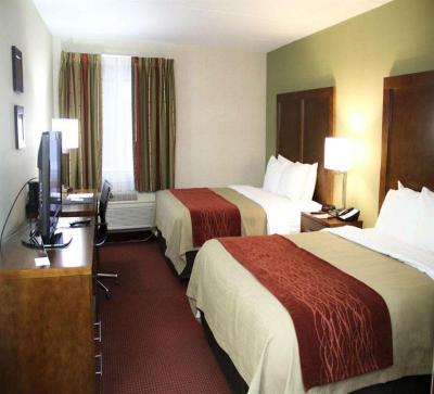Clarion Pointe Jamestown