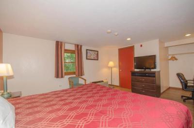 Econo Lodge Sharon Area