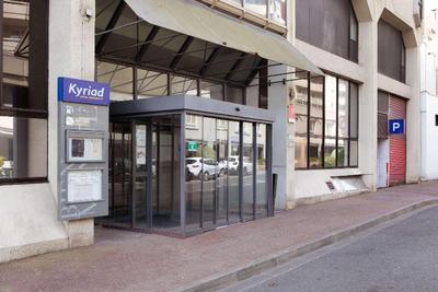 Kyriad Paris Est- Bois de Vincennes