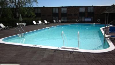 Fireside Inn & Suites