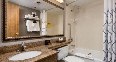 Best Western Plus Landmark Inn