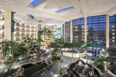 Embassy Suites by Hilton Phoenix Biltmor