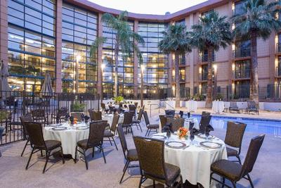 Embassy Suites by Hilton Phoenix Biltmor