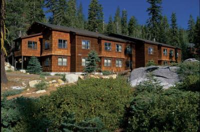 Wuksachi Village and Lodge