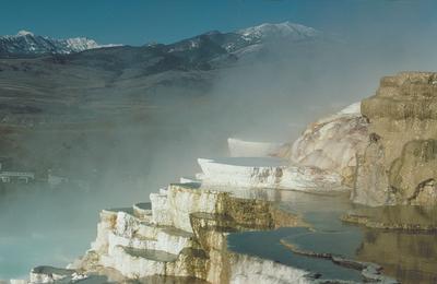 Mammoth Hot Springs Hotel