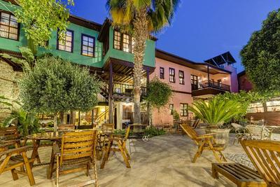 Kaucuk Hotel