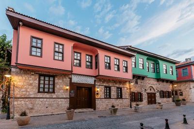 Kaucuk Hotel