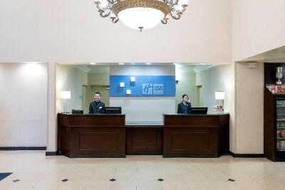 Holiday Inn Express and Suites LAX - Hawthorne