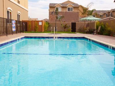 Holiday Inn Express and Suites LAX - Hawthorne