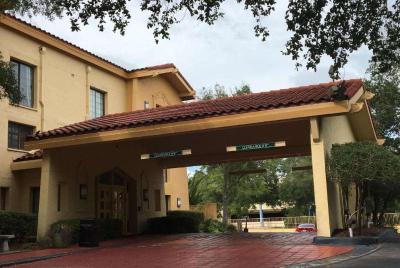 Days Inn by Wyndham Gainesville University I-75