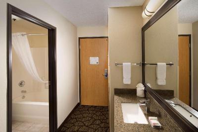 Best Western Plus Vancouver Mall Hotel & Suites