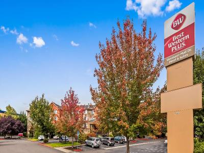 Best Western Plus Vancouver Mall Hotel & Suites