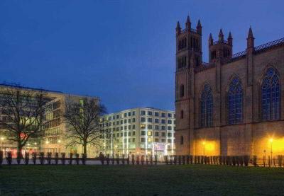 Arcotel John F